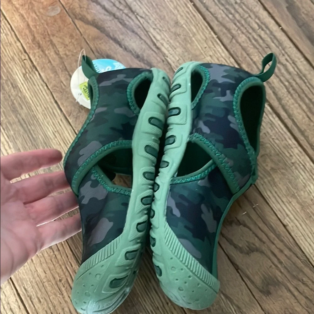 NWT Western Chief Kids' Green Camo Shoes