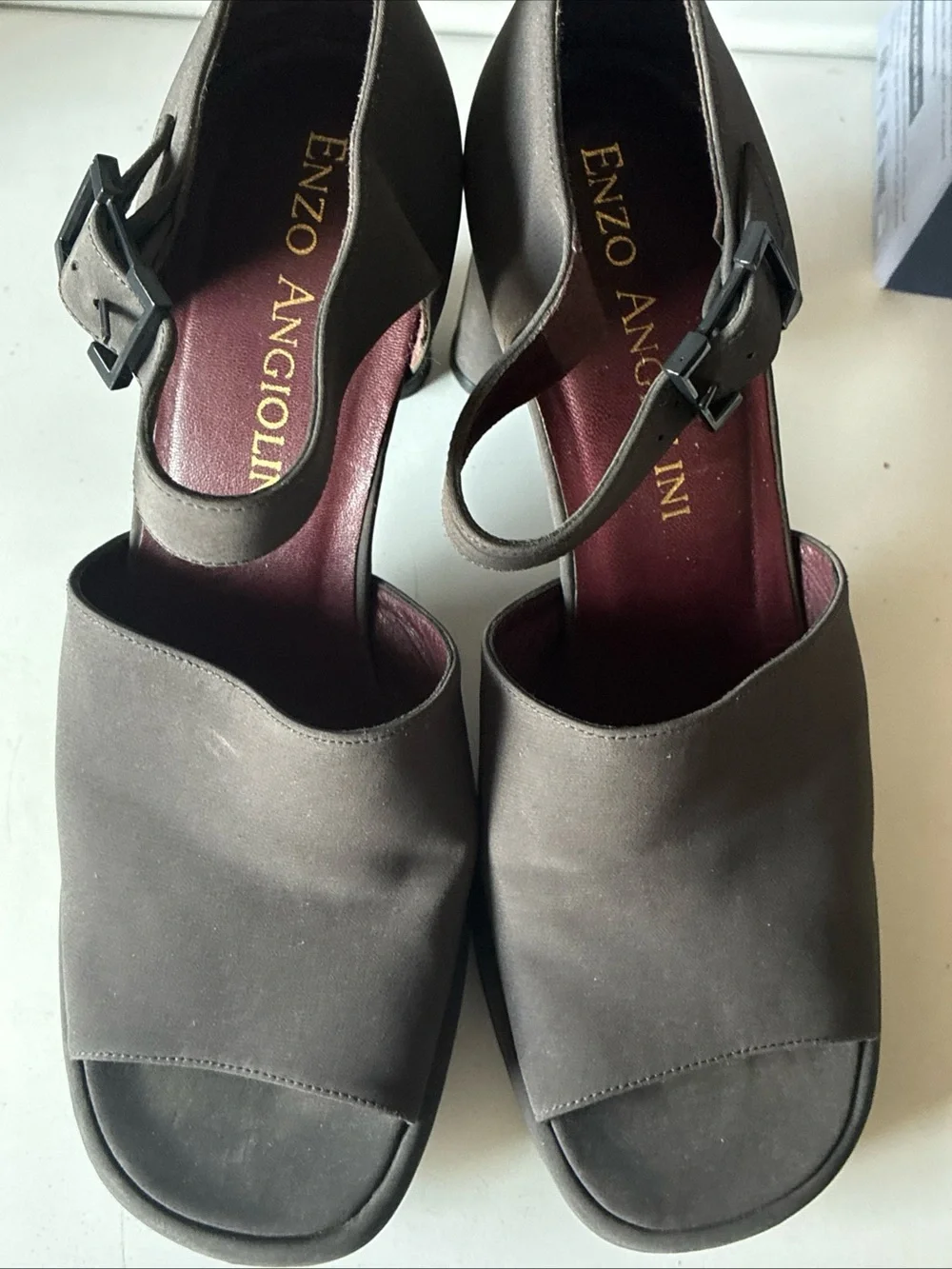 Enzo Angiolini stylish vaneli