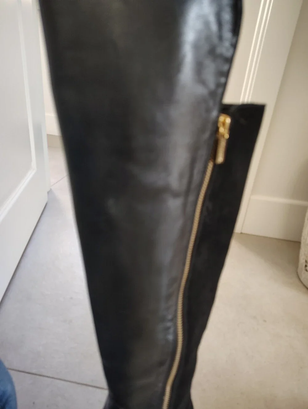 Michael Kors low zipper
