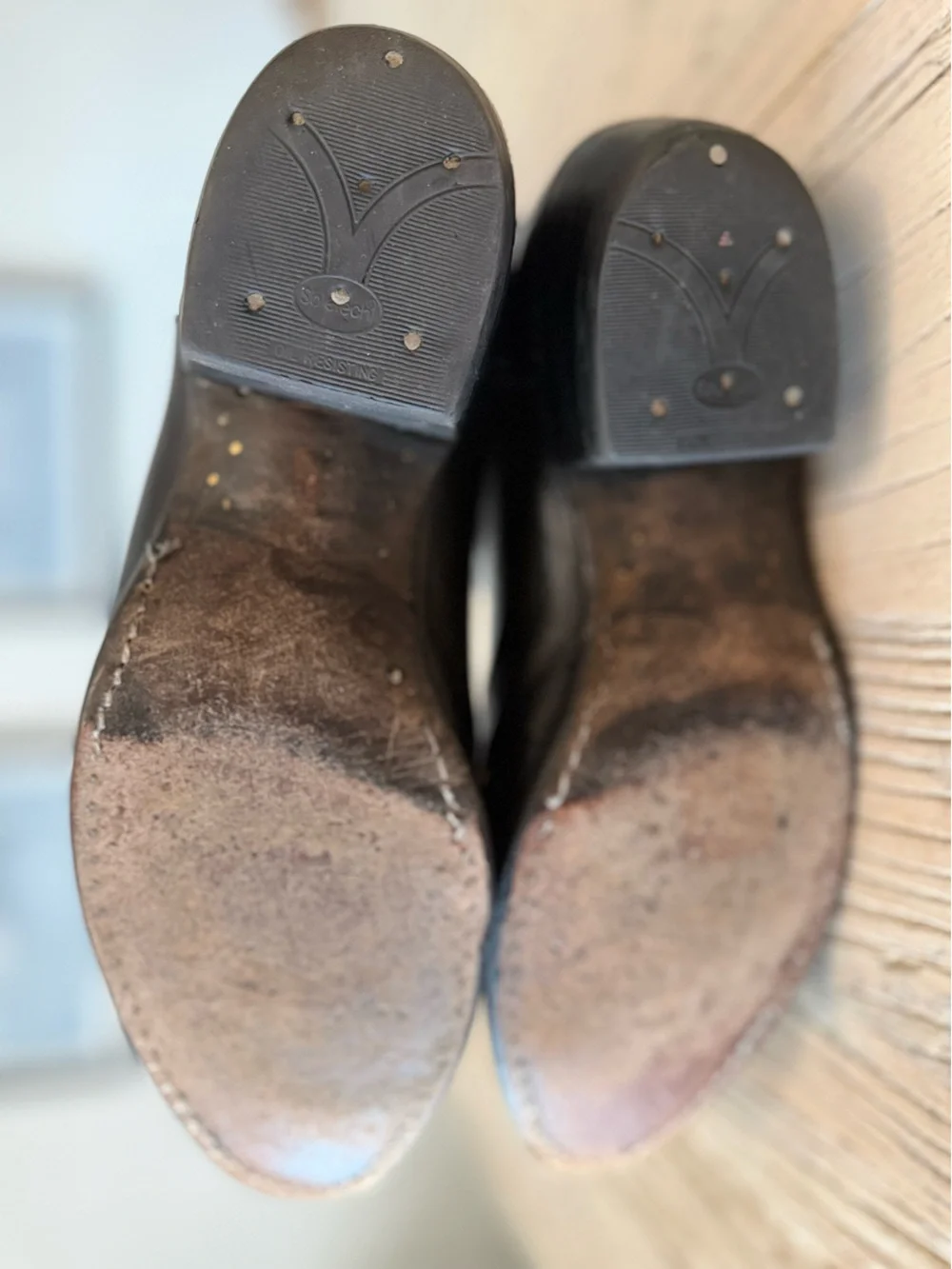 Lucchese appearance contrasting toe