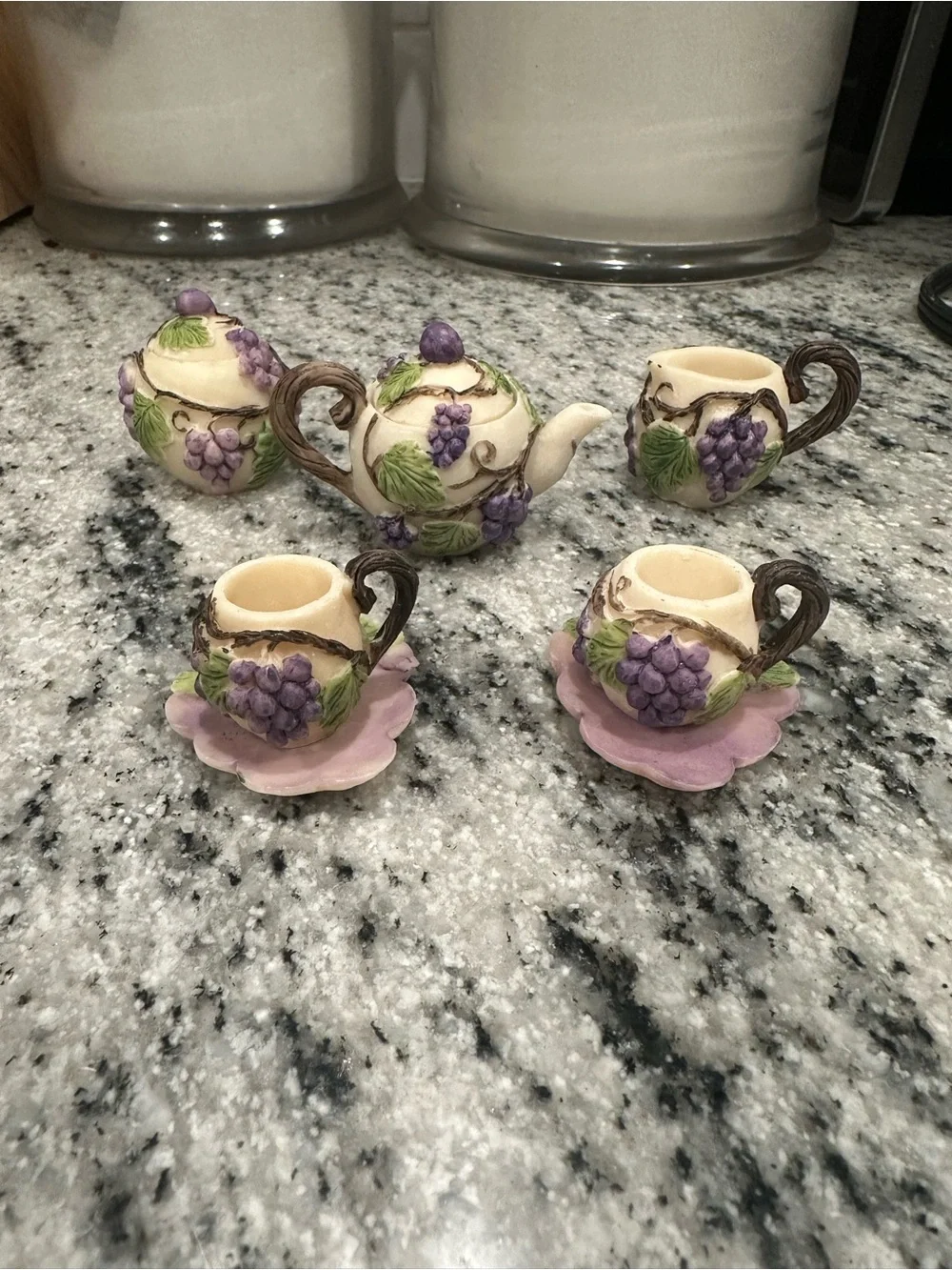 Popular Imports, Inc grape vine