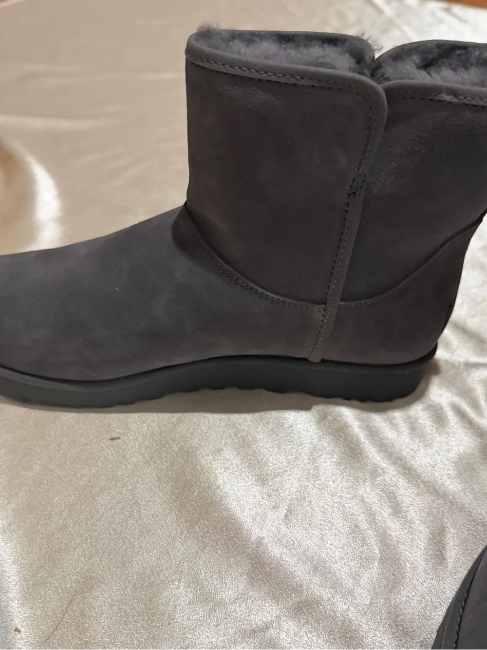 UGG these charcoal