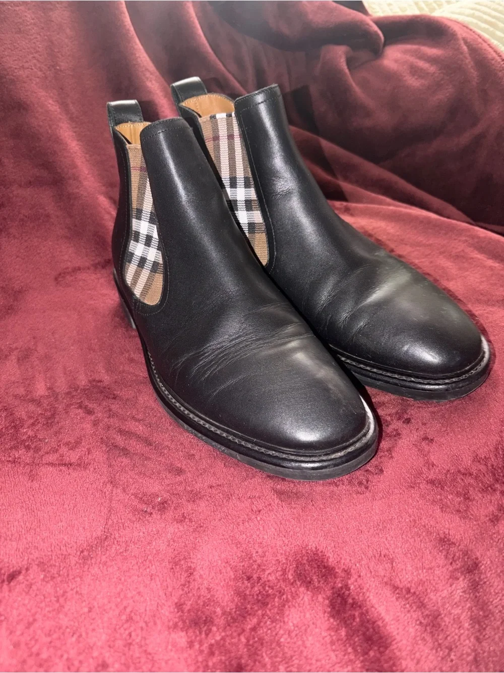 Burberry sole casual