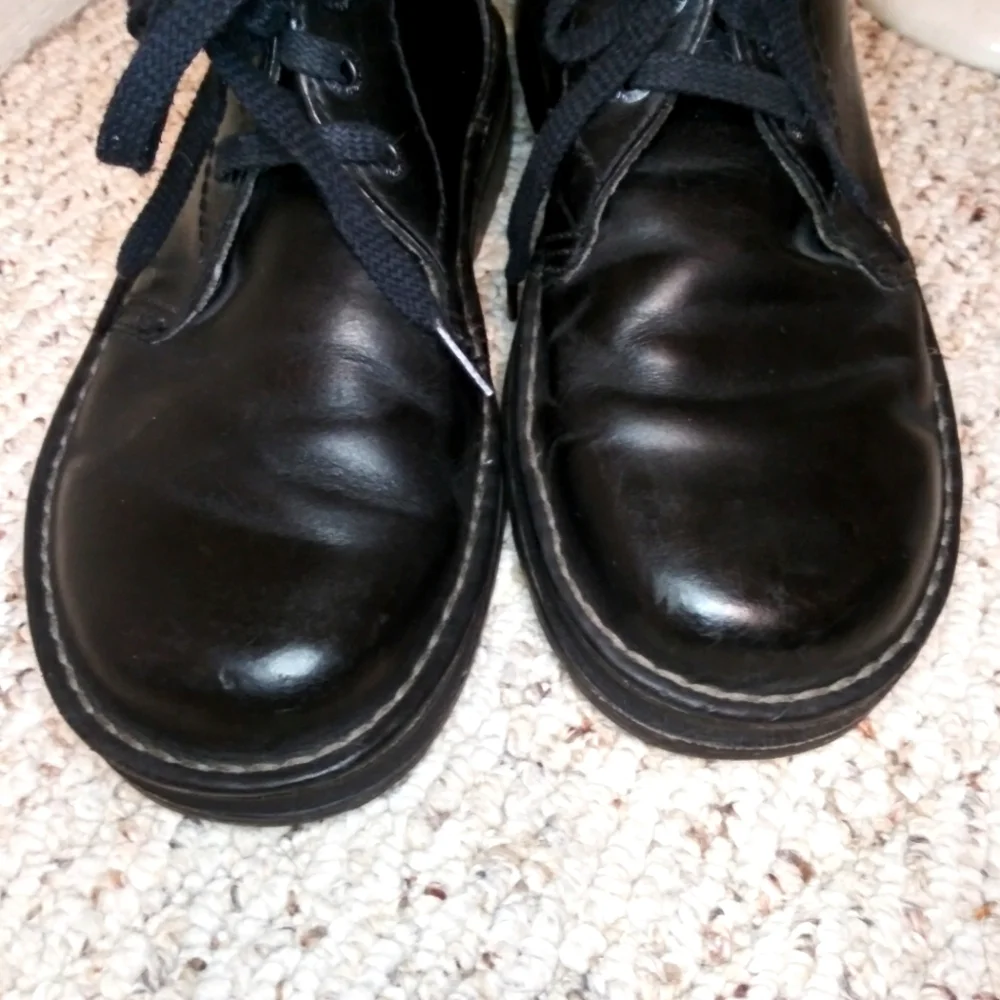 Dr. Martens noticeable 001288a