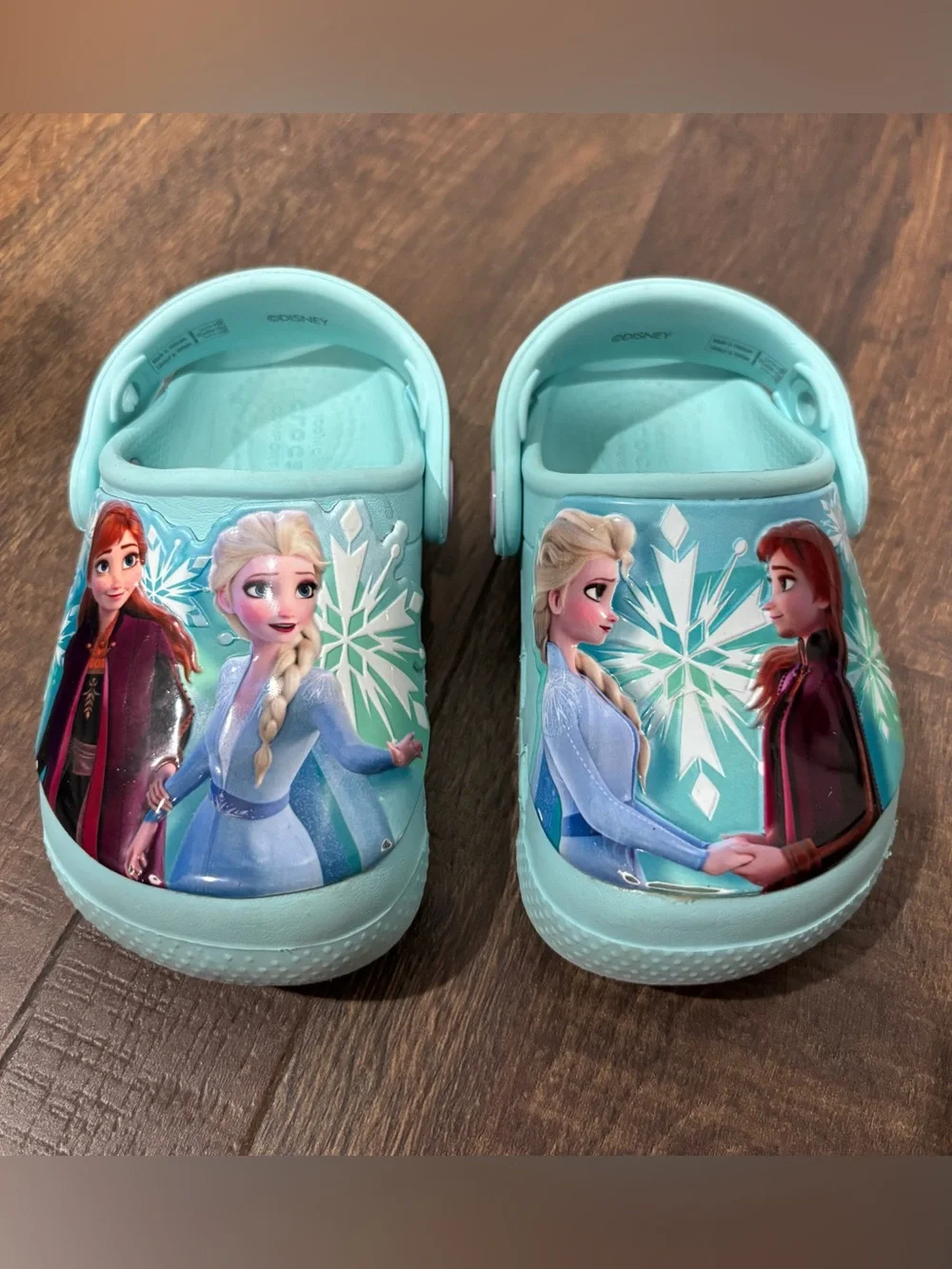 Disney Frozen II Crocs 6 Toddler Girls Elsa Anna Light Blue