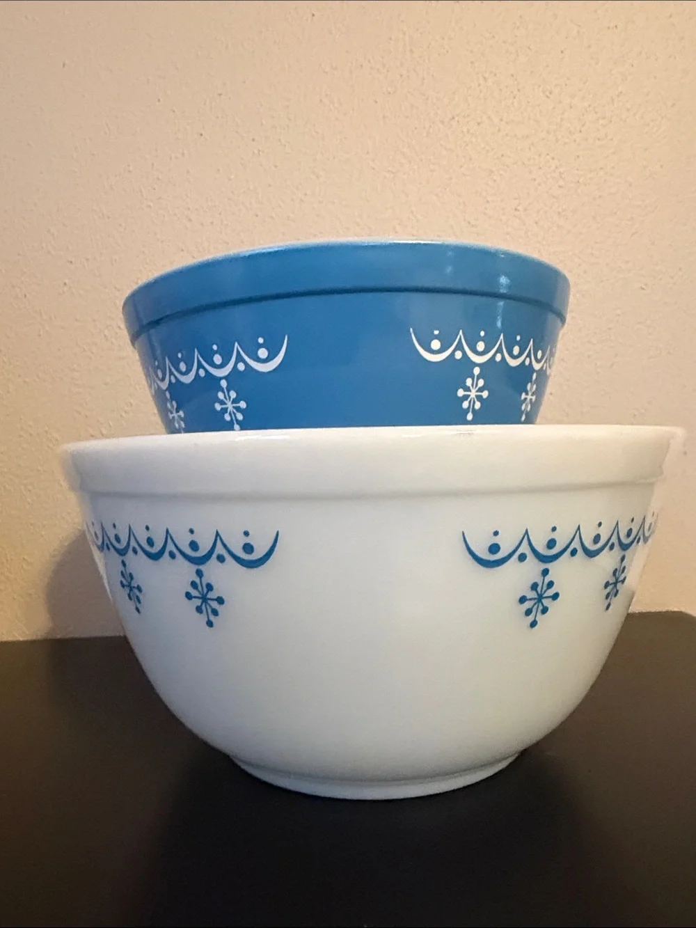 Vintage Pyrex Snowflake Blue Garland nesting mixing bowl set