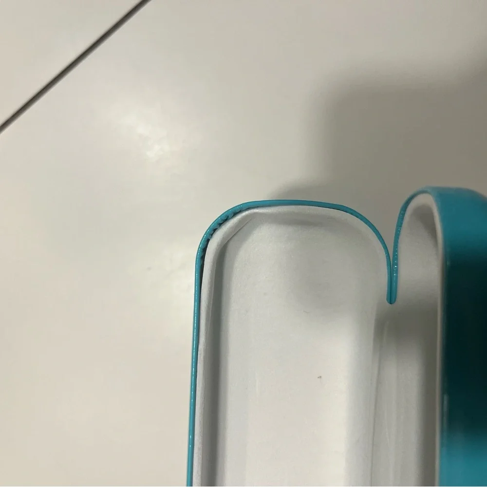 Kate Spade eye glasses clam shell case Tiffany blue