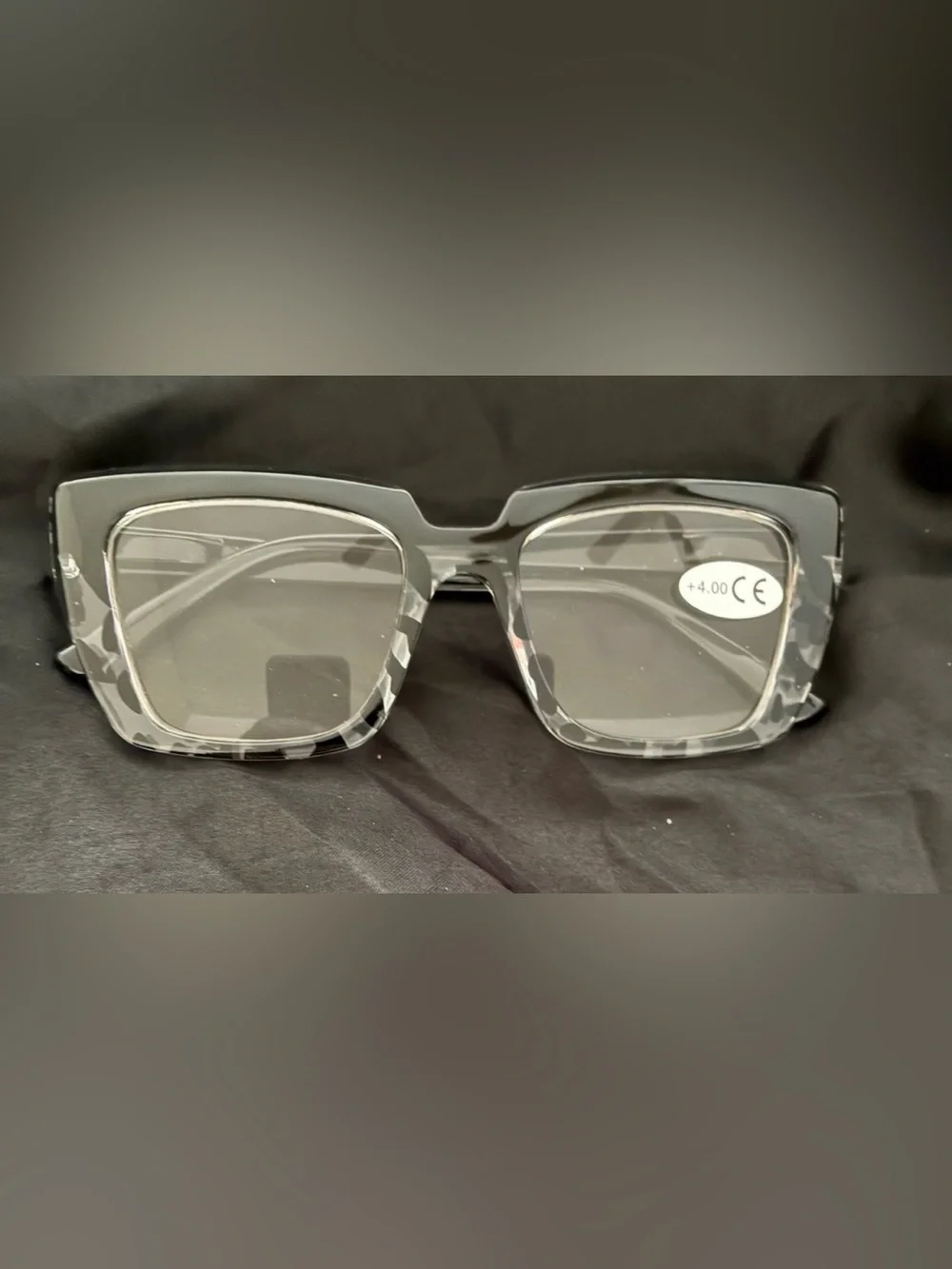 Square Oversized Reading Glasses in Black Tortoiseshell - Women Accessories