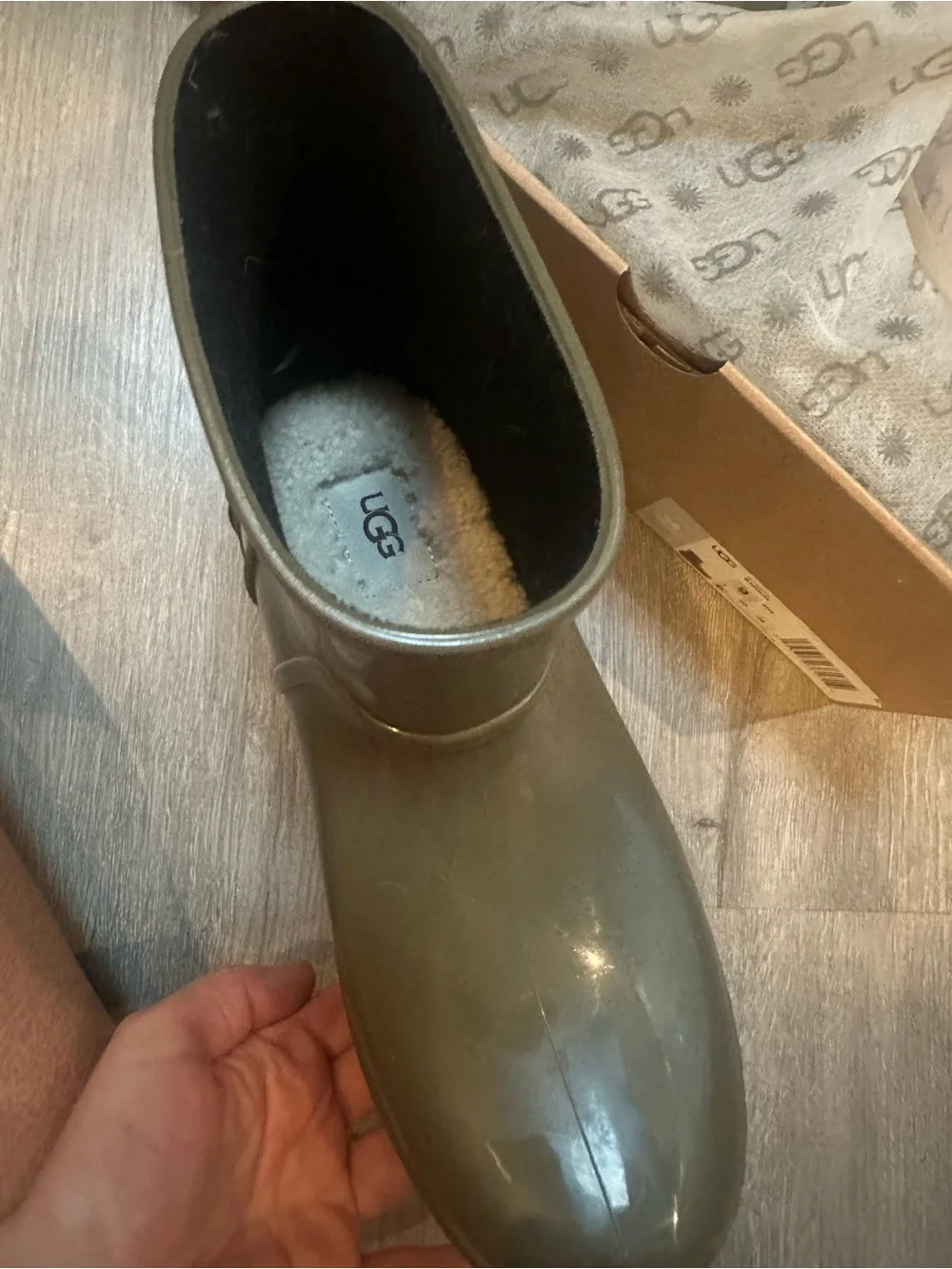 UGG chelsea style