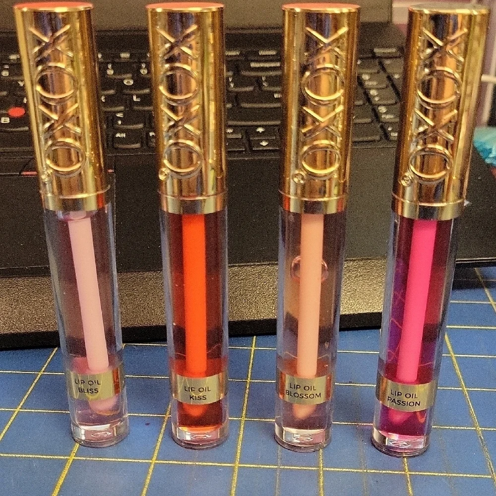 XOXO Lip Oil Set of 4: Passion Blossom Kiss Bliss New