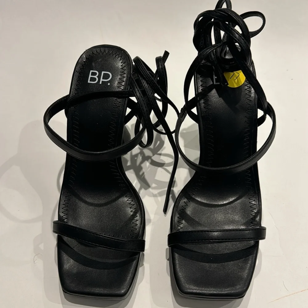 BP NWT Neta Strappy Platform Sandals in Black