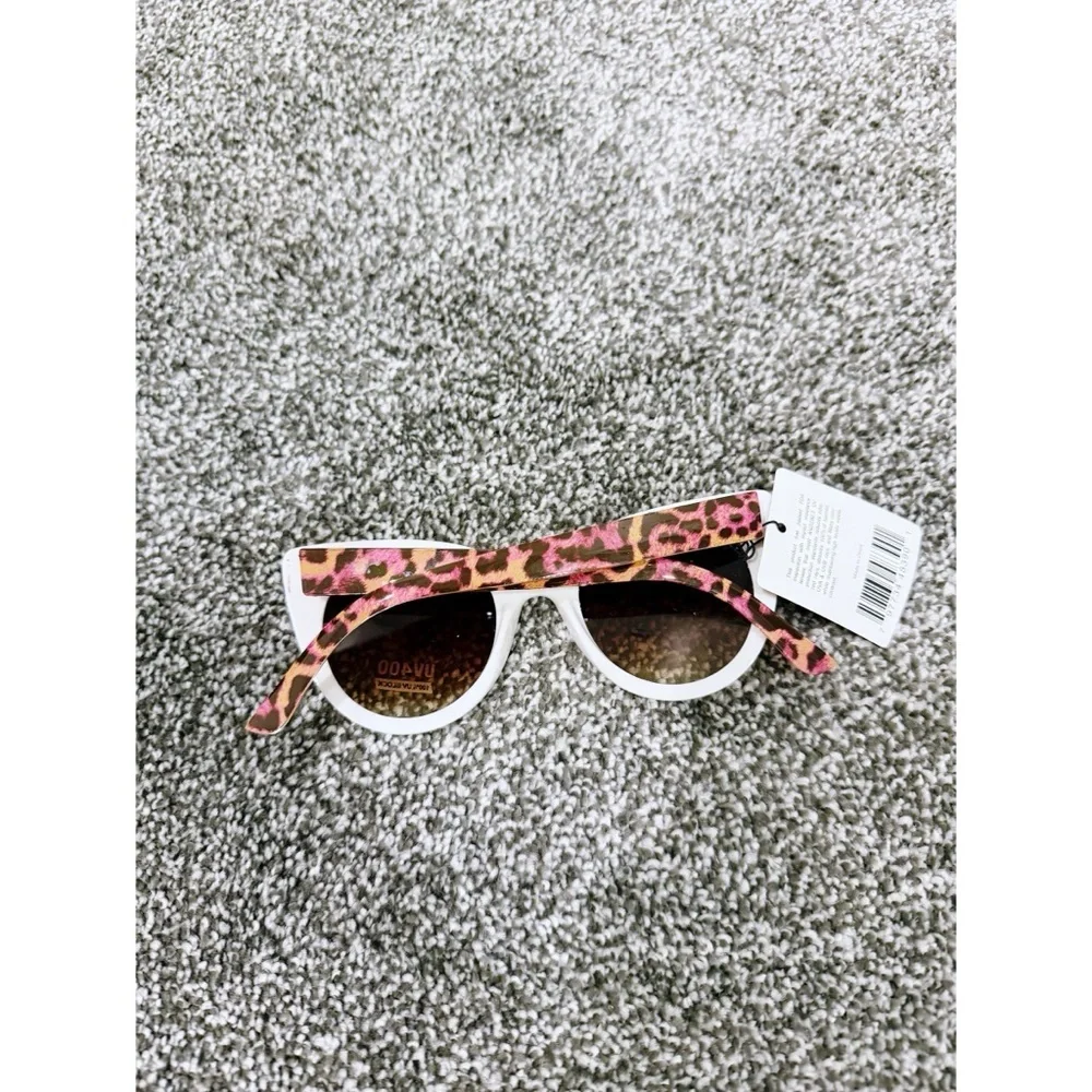 Celebrity Eyewear fun pair