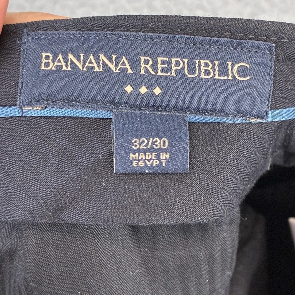 Banana Republic no visible
