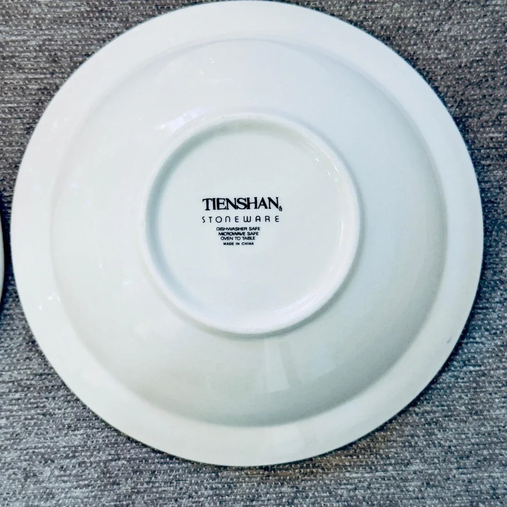 Tienshan accessories pictured