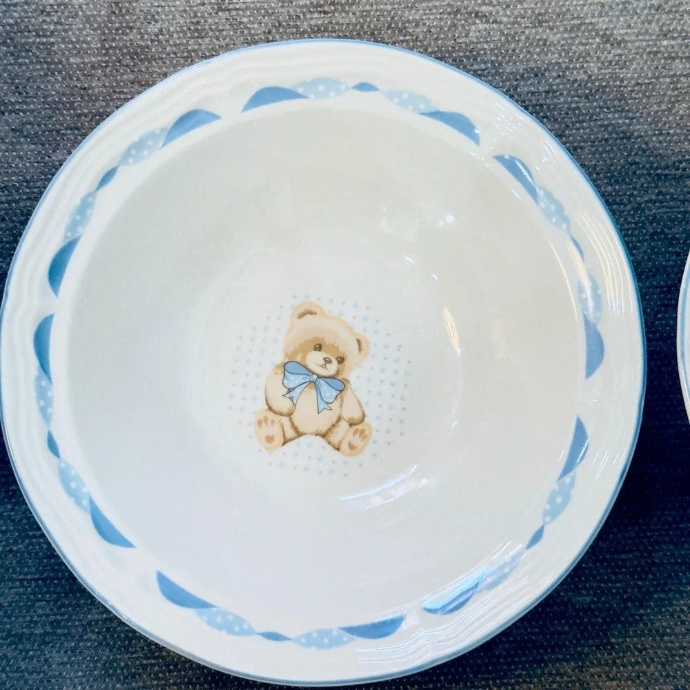 Tienshan accessories pictured