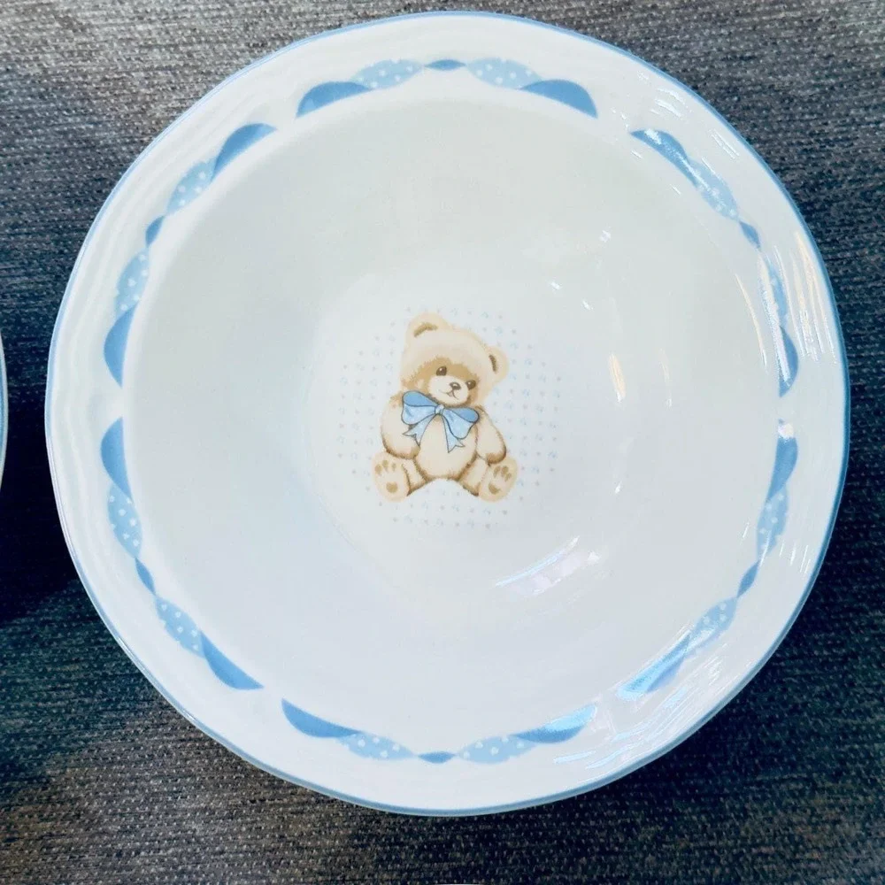 Tienshan accessories pictured
