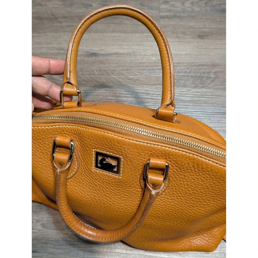 Dooney & Bourke please note