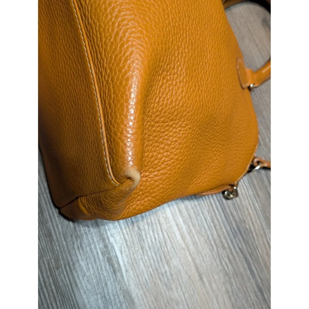 Dooney & Bourke please note