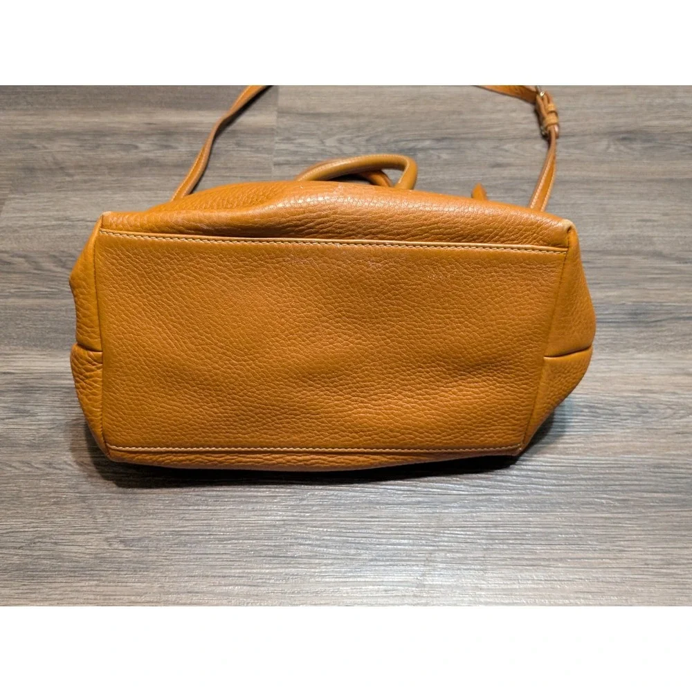 Dooney & Bourke please note