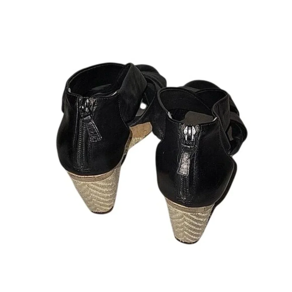 Nike black while