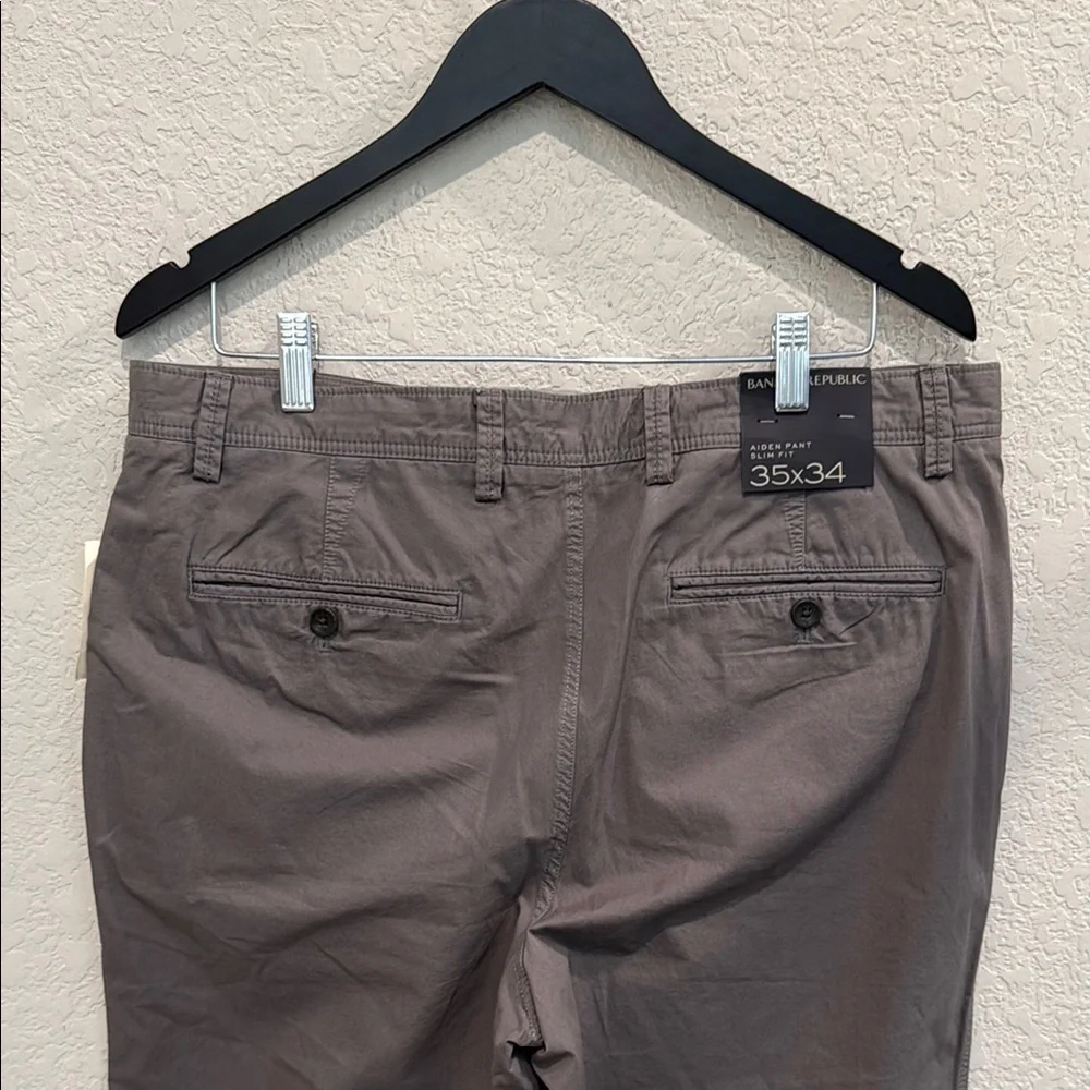 Banana Republic these banana