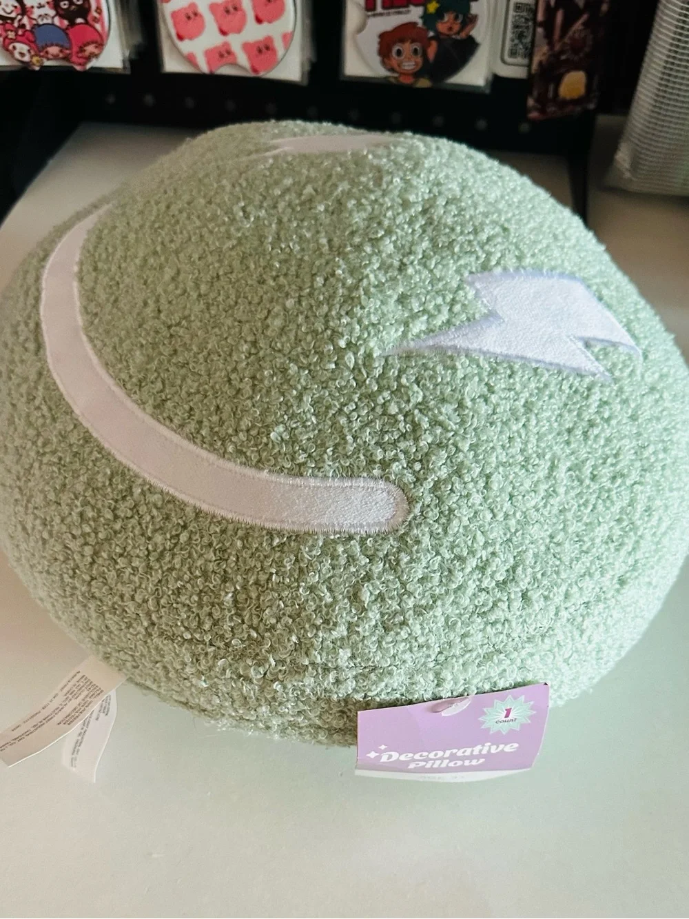 None soft bouclé