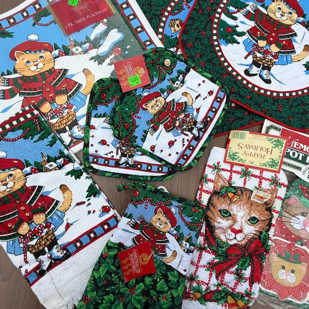 Vintage Christmas Kitchen Linens Set Holiday Cats Placemats Oven Mitts Old Stock