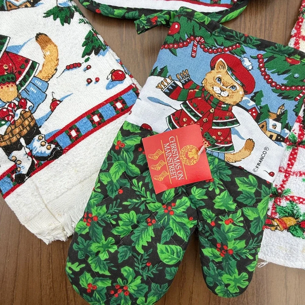 Vintage Christmas Kitchen Linens Set Holiday Cats Placemats Oven Mitts Old Stock