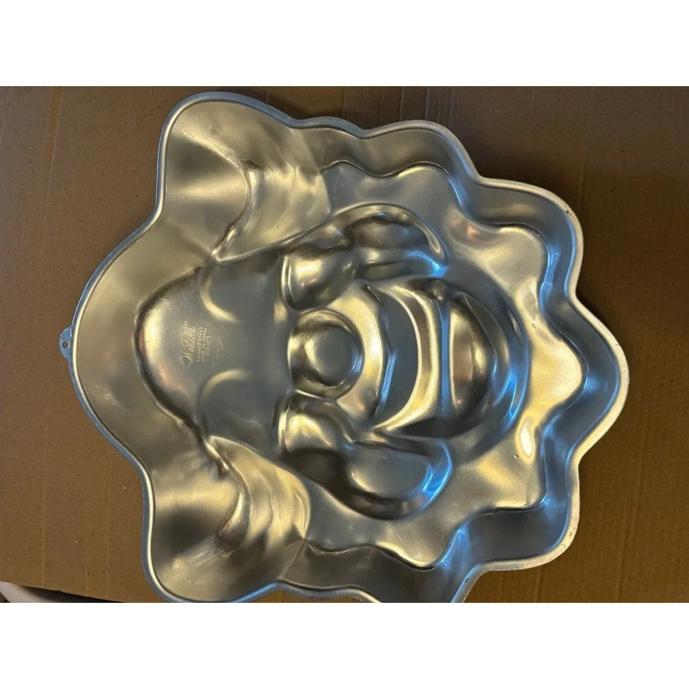 Wilton party pan