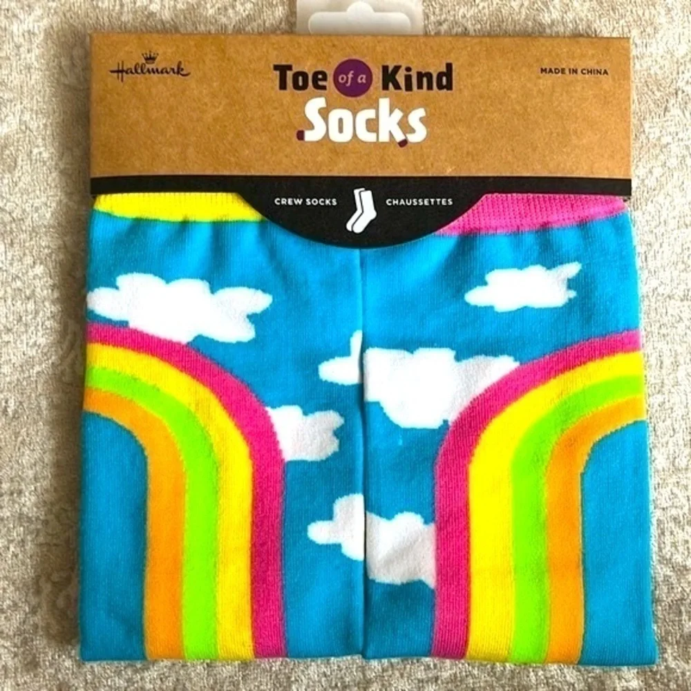 Brand New Set of 3 Pairs of Hallmark Toe of a Kind Crew Socks Rainbow Bunnies