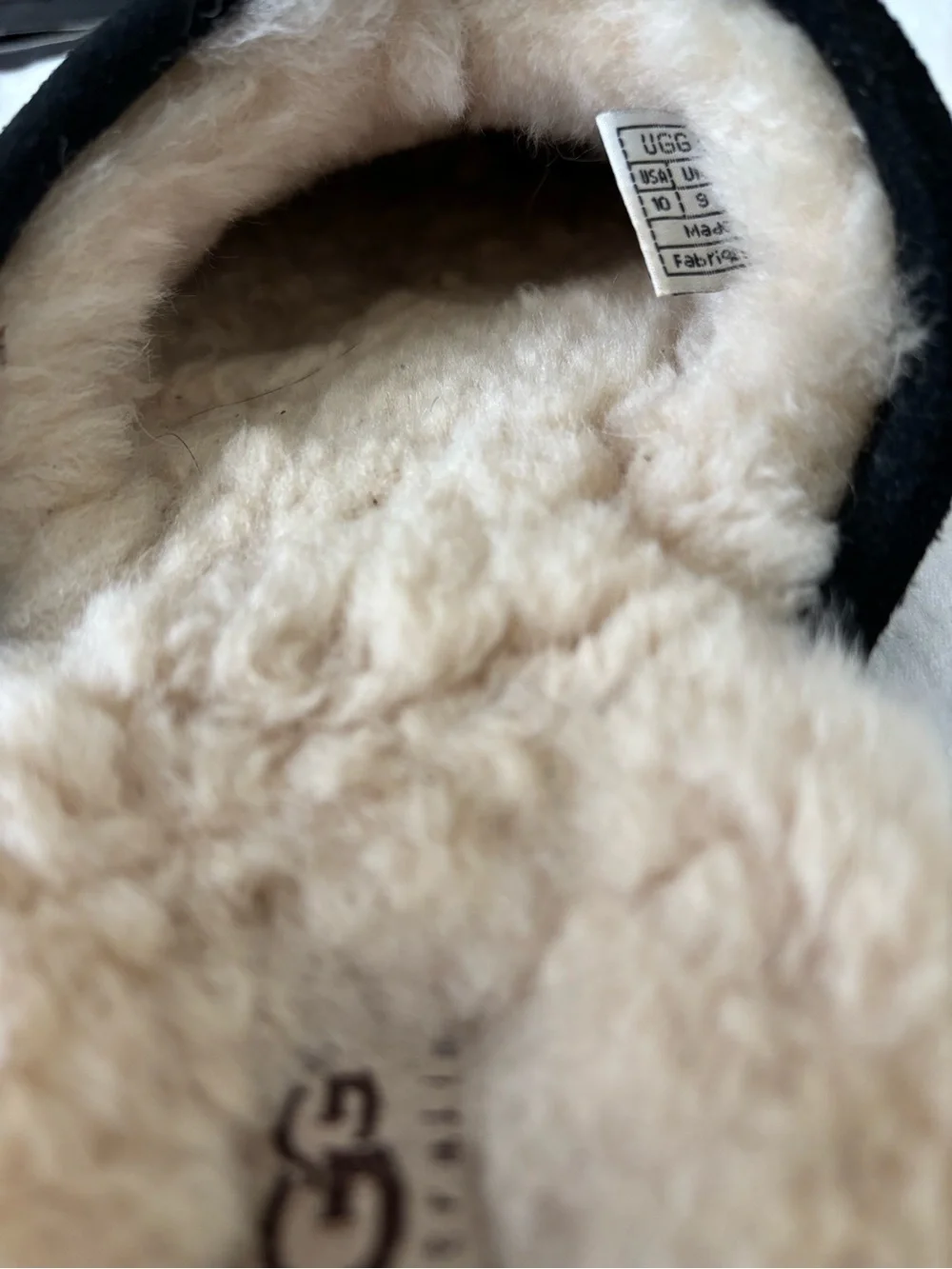 UGG upper look slip
