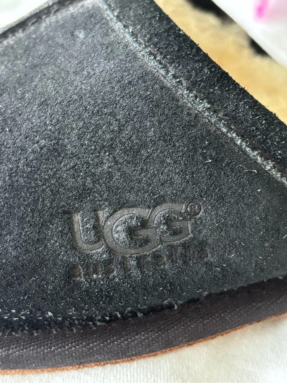 UGG slip black upper