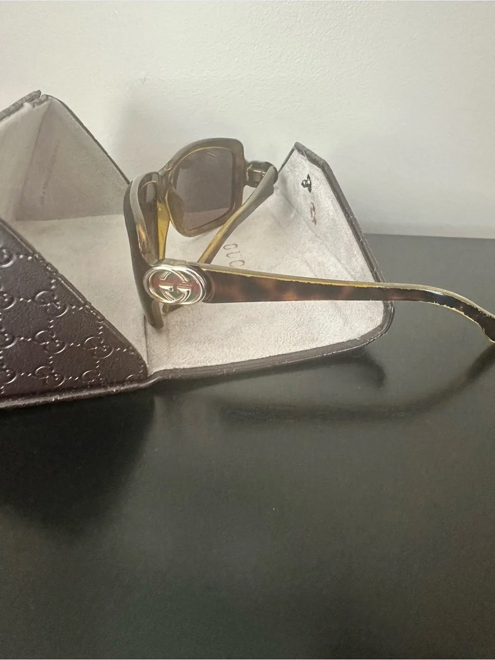 Gucci sunglasses temple