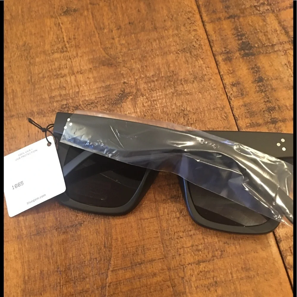 blue gem frame smokey