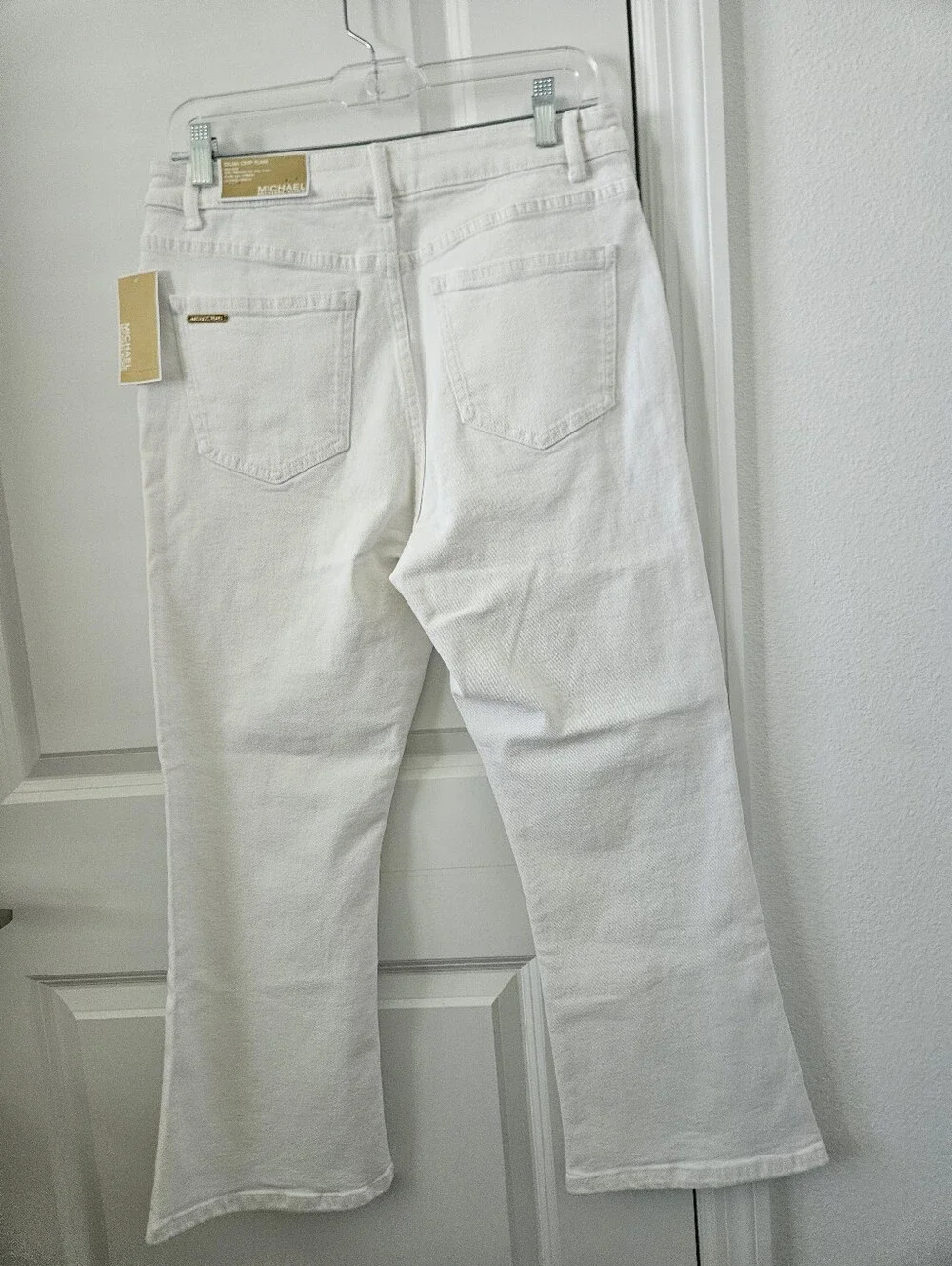 NWT $125 Michael Kors White Selma Flared Jeams Size 8, 25