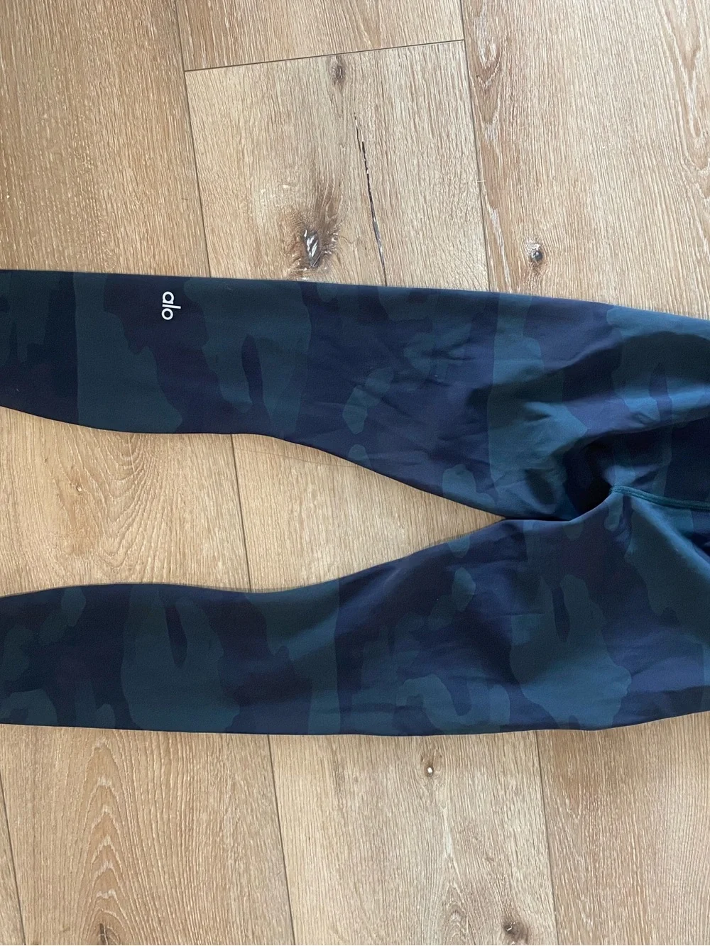 ALO Yoga sleek camo
