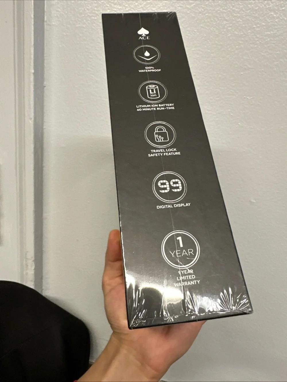 ACE electric shaver