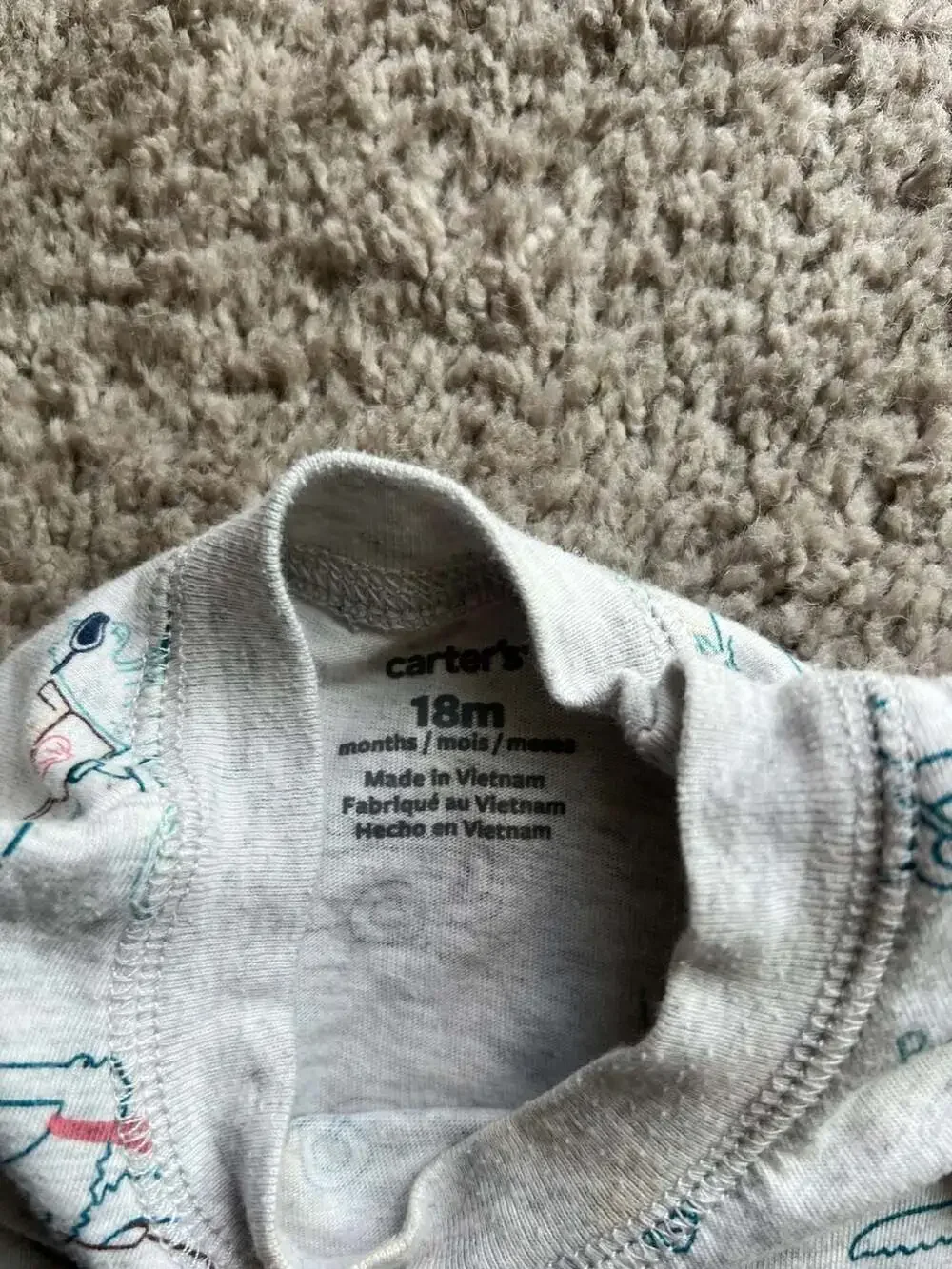 (#23) Carter's Baby Boys Short-Sleeve Romper and Bodysuit Lot Size 18m