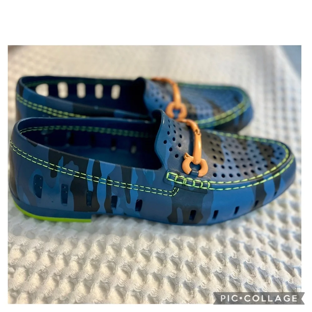 Floafers Chairman Bit Men’s 9 Blue Camo Water Loafers Float Waterproof NWT