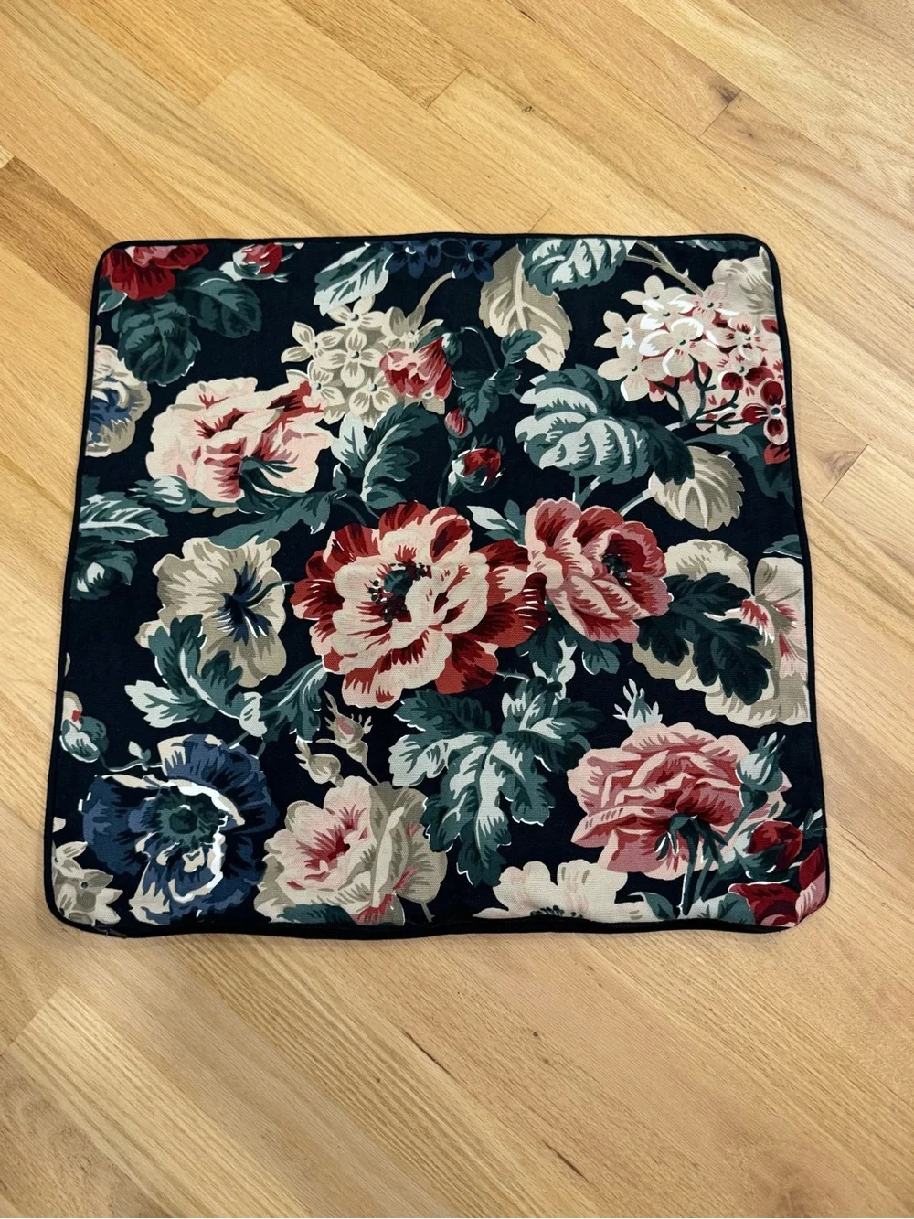 2 Ikea LEIKNY Pillow Cushion Cover 20