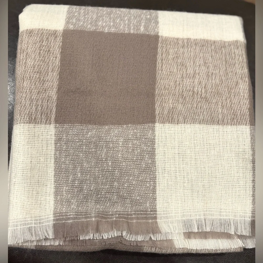 Scarf/Wrap/Shawl/Blanket/Throw 100% Polyester Buffalo Checked Plaid 54” x 54”