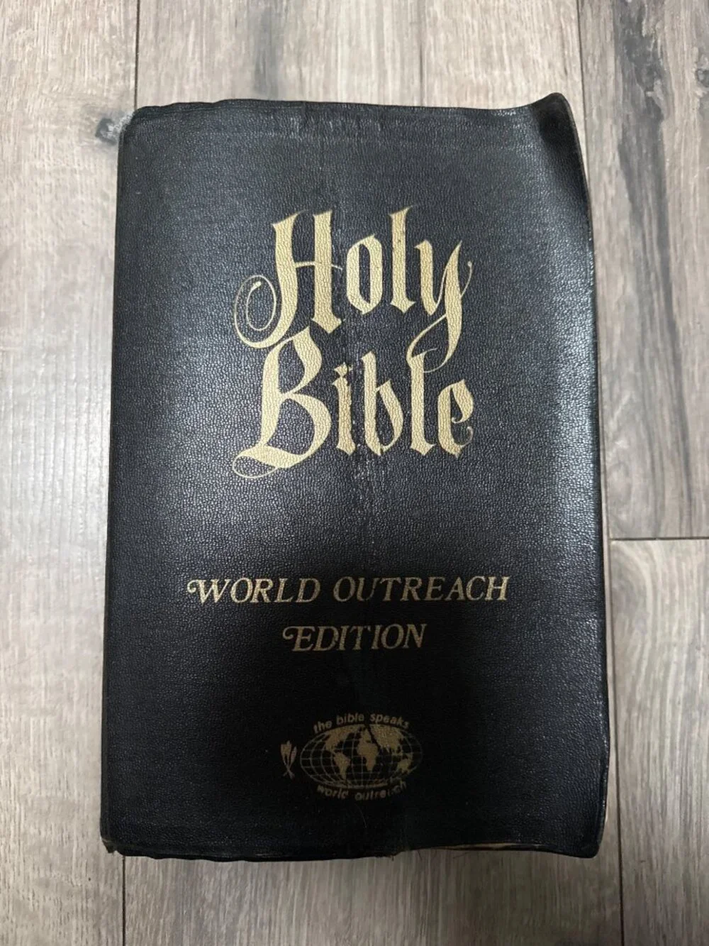 Holy Bible Giant Print King James Version World Outreach Edition Black Leatheret
