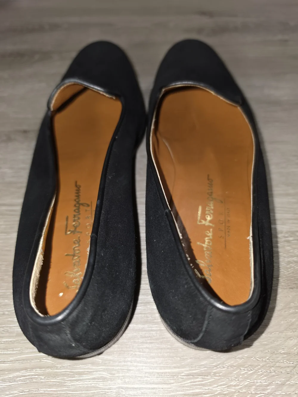 Salvatore Ferragamo preloved flaws