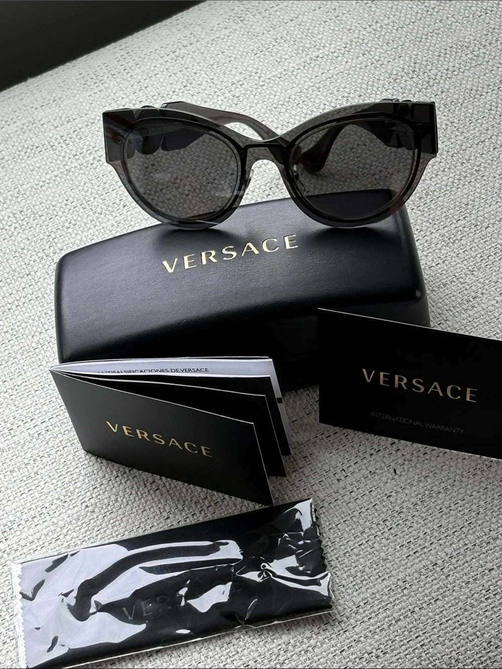 Versace off not