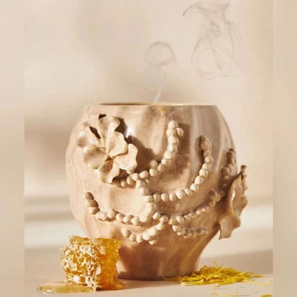 Anthropologie Corale textured jar candle sol tobac floral beige large 3D planter