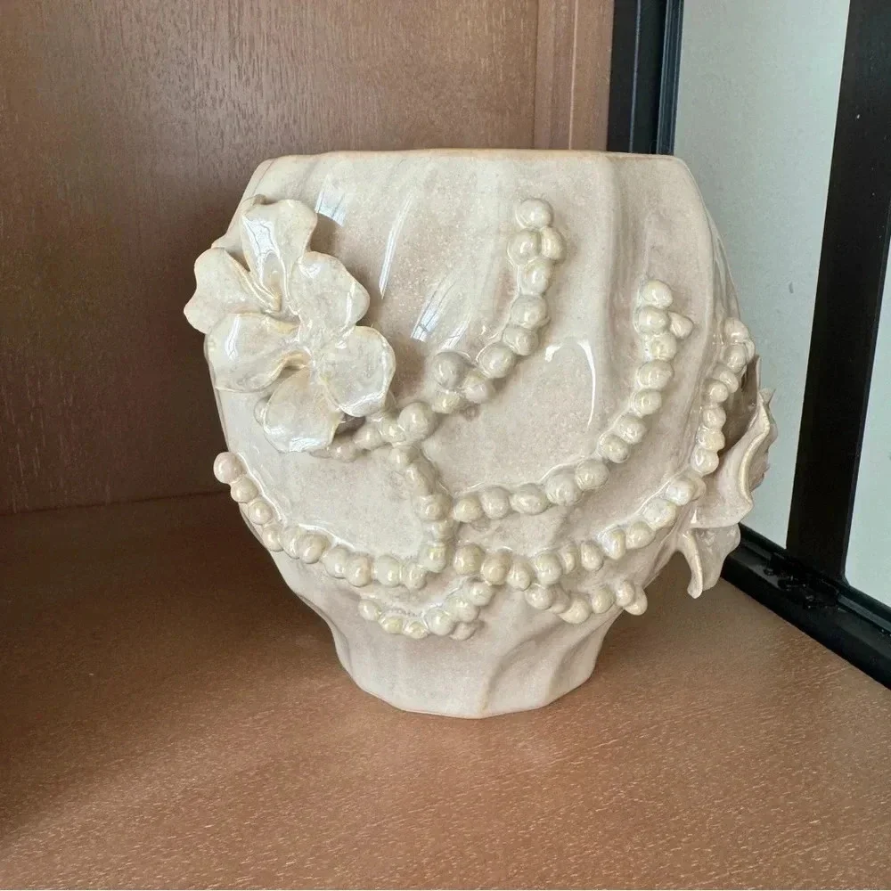 Anthropologie Corale textured jar candle sol tobac floral beige large 3D planter