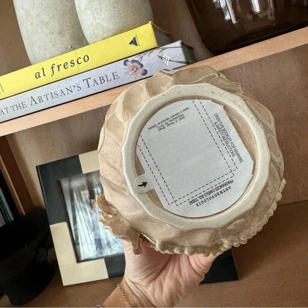 Anthropologie Corale textured jar candle sol tobac floral beige large 3D planter