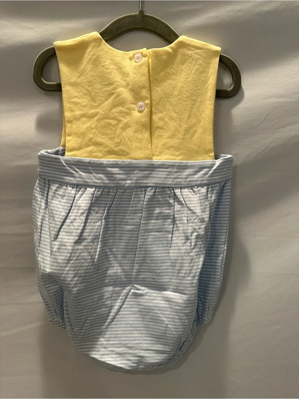 Stitchy Fish soft yellow
