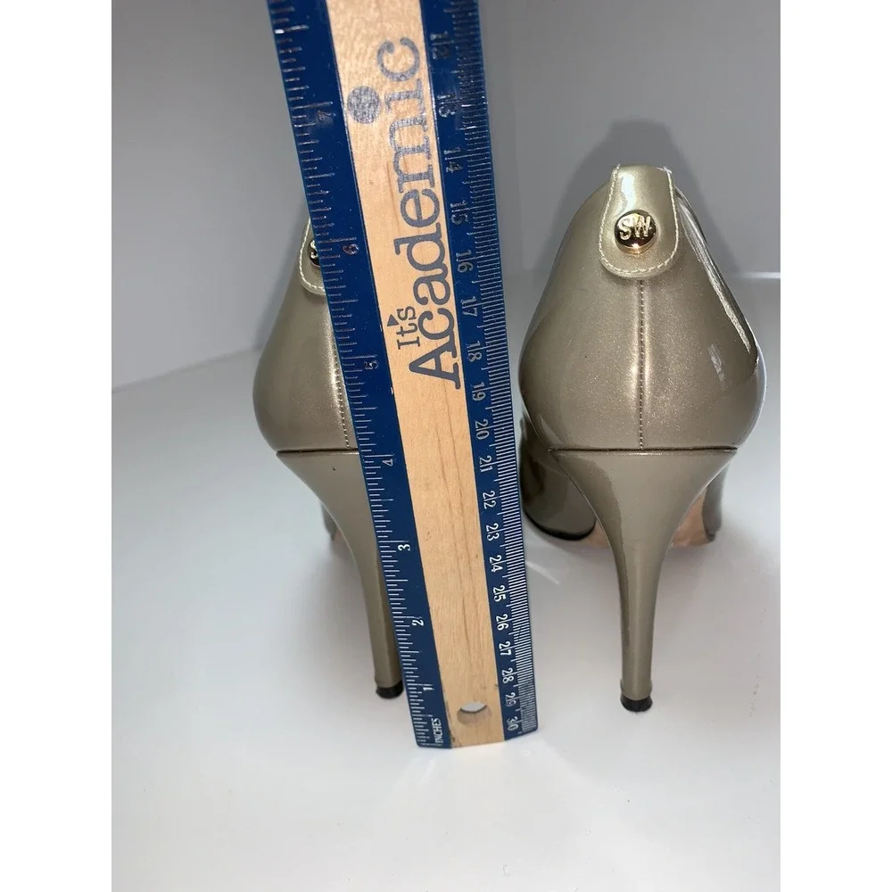 Stuart Weitzman Logo Flame Pump Patent Leather Gold Toned Peep Toe 7 M Stiletto