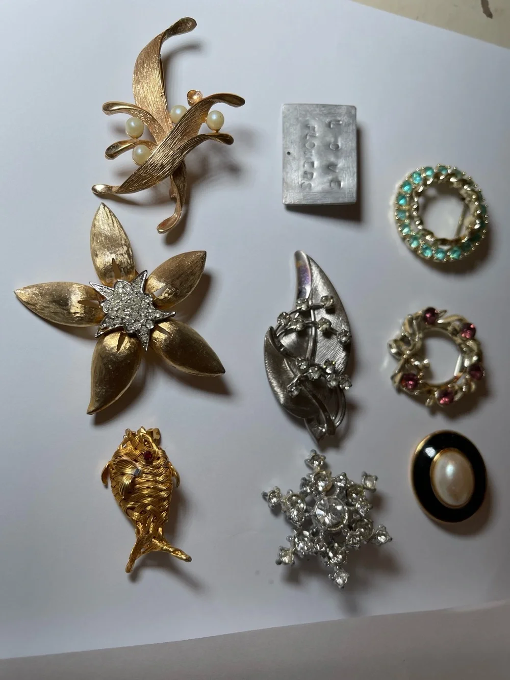 Assorted vintage brioche collection